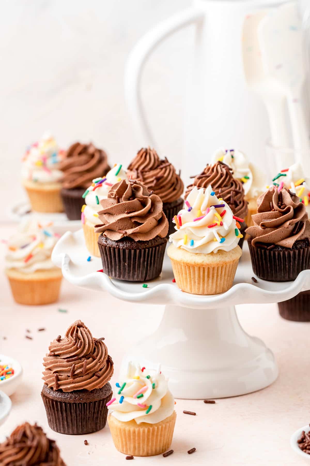Fresh Homemade Cupcakes (Chocolate / Vanilla)