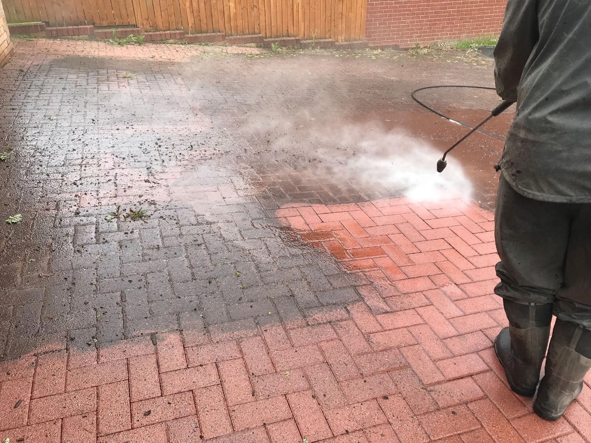 Driveway Cleaning in Wokingham